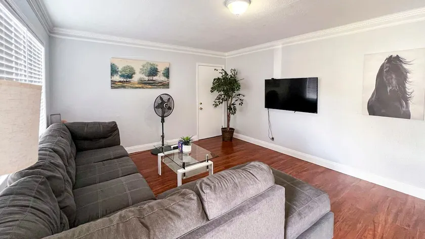 BayFair- Cozy 3Br home/Parking - Image 1
