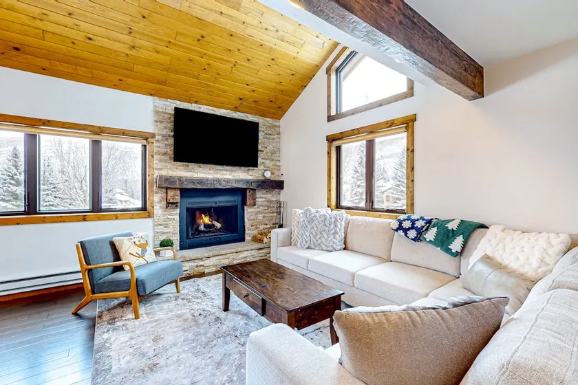 3BR mountain gem - views, skiing, hiking & golfing - Image 1