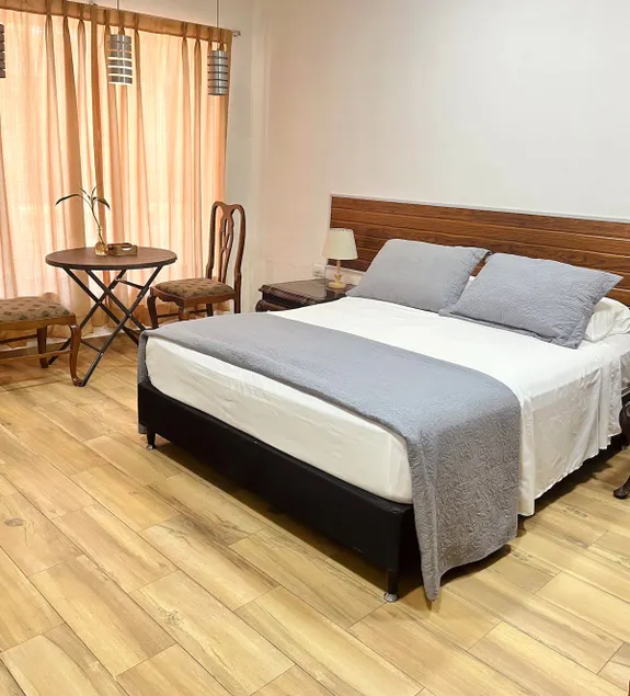 Private apartment in the center - Image 1