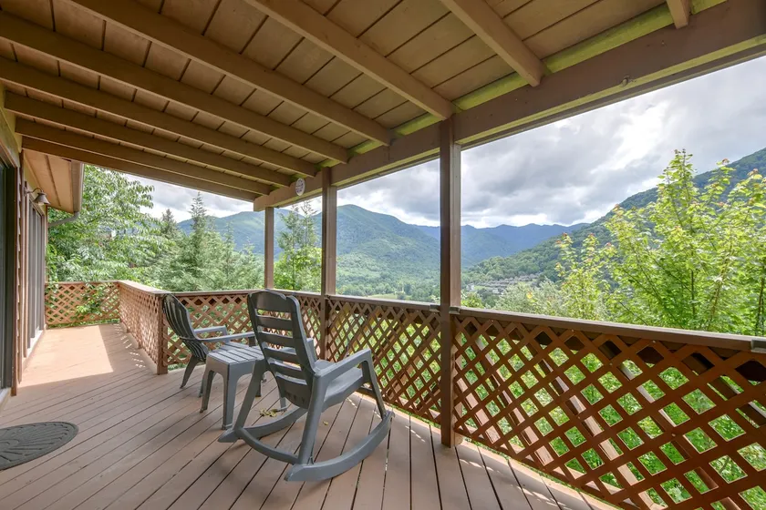 Maggie Valley Mountain Escape w/ Fireplace & Deck! - Image 1