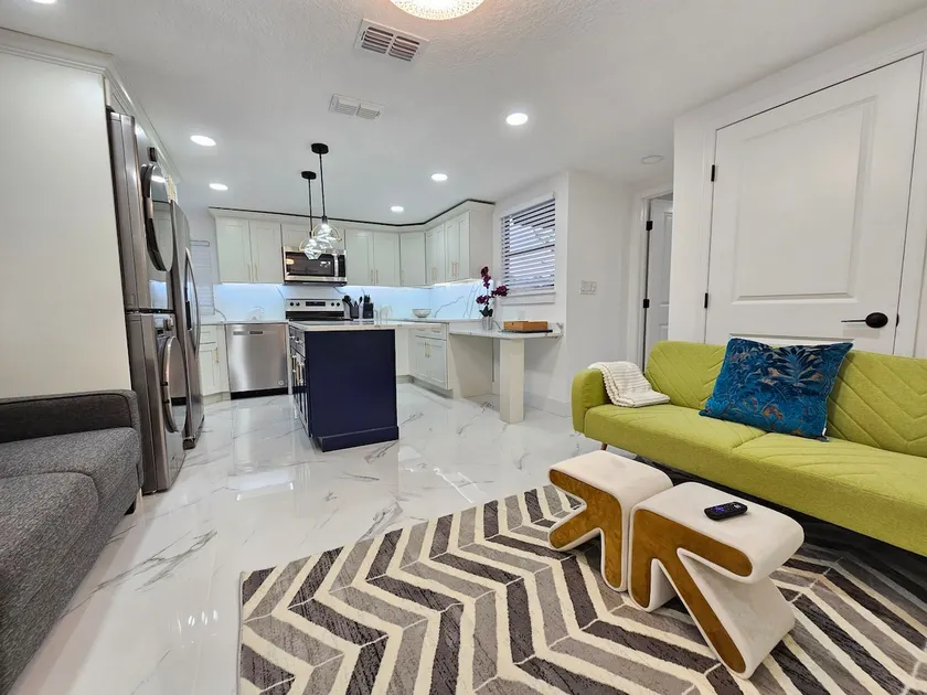 Funky Remodeled Otown Bungalow Sleeps 8 - Image 1