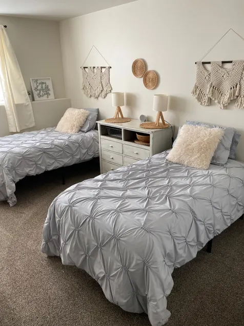 Bold Town Home - Image 1