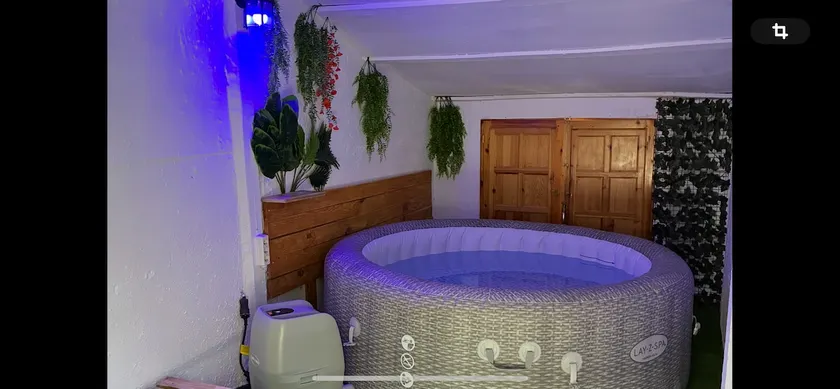 Rural house with Jacuzzi Interior up to 10 places - Image 1