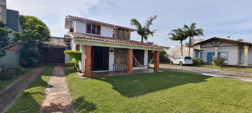 3-bedroom, 2-bathroom house - Image 1