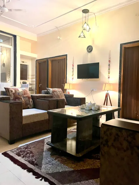 Spacious Tranquil Haven - Image 1