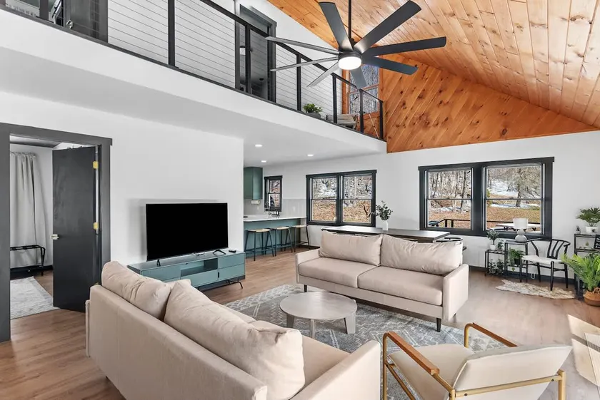 The Pinefall- Designer 5 Acre Cabin-Hunter/Windham - Image 1