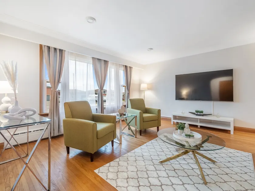 Home Comfort Stay! Central Location *Free Parking* - Image 1