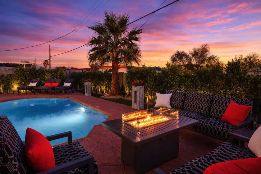 Modern Roose-Private Pool-In Old Town Scottsdale - Image 1