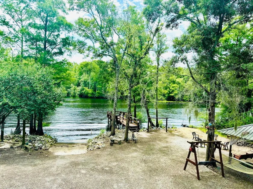Riverfront Hideaway - Image 1