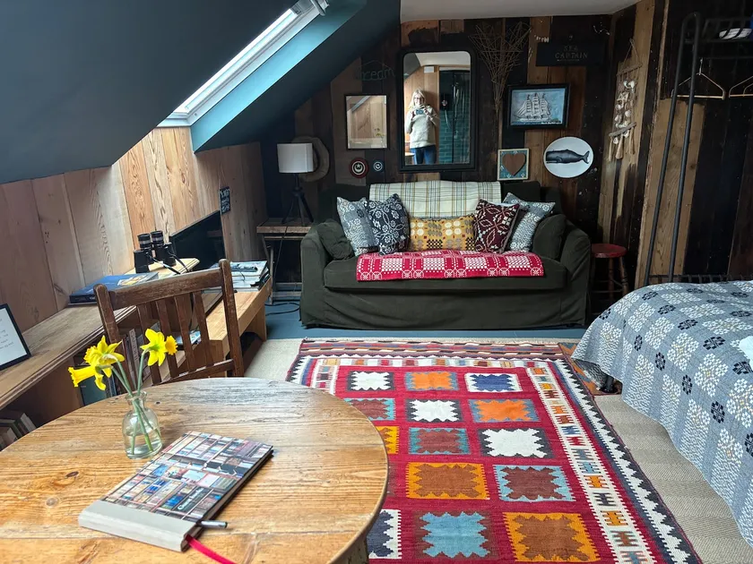 Cosy Mountain Loft, Newport, Pembrokeshire - Image 1