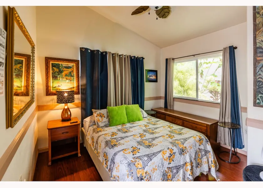 Dolphin Cottage w / AC @ Kehena Beach, Hawaii - Image 1