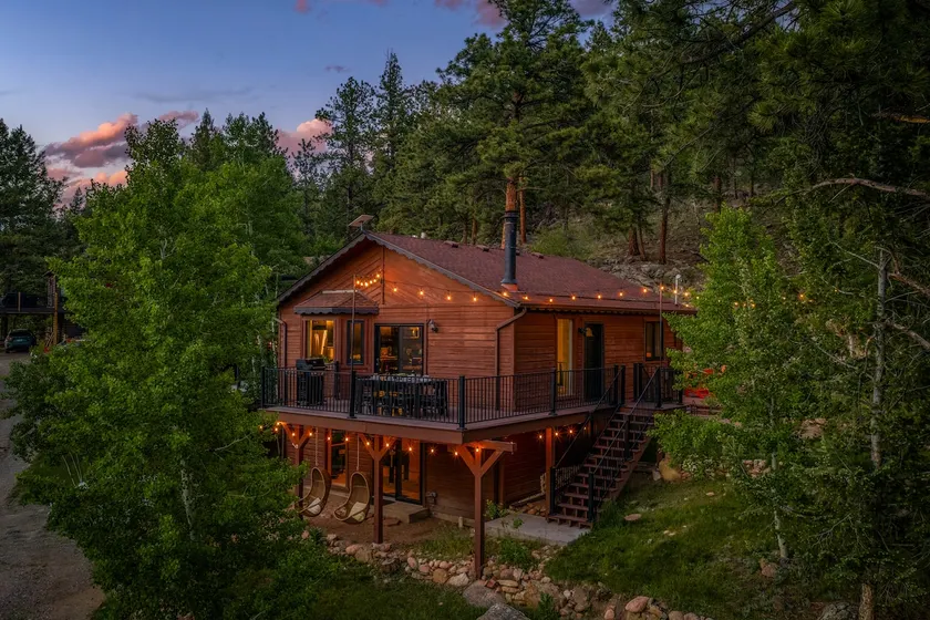 Hot Tub + Arcade + Fire Pit + Mtn Views + BBQ - Image 1