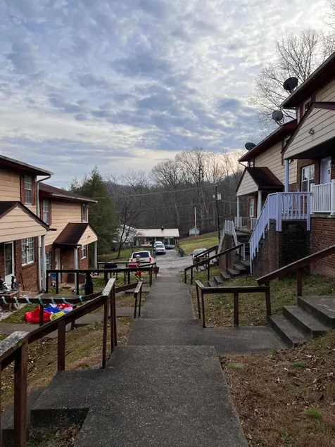 Peaceful 2 Bedroom Townhouse - Image 1