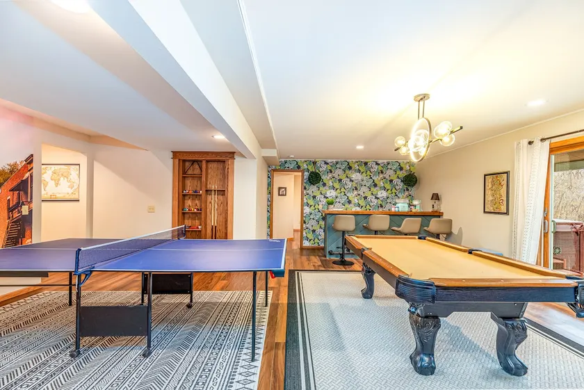 Secret Room-Fireplace-Hot Tub-Pool-Game Room - Image 1