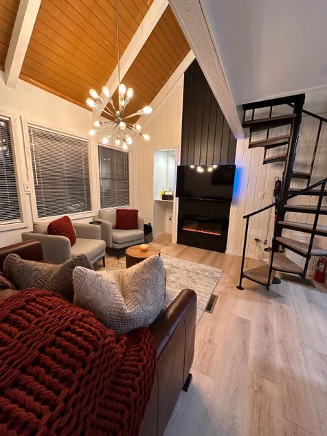 Modern Cabin- Perfectly Situated-Central A/C-Pool! - Image 1