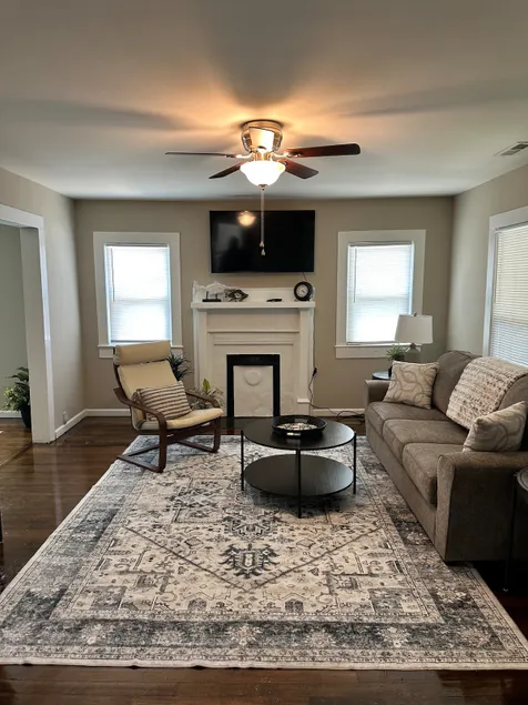 Pet-Friendly 2BR | 2 Baths · Near Motor Speedway - Image 1