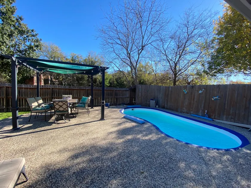 Gated home with private pool in Medical Center - Image 1