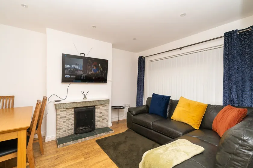Comber Cozy Home - Image 1