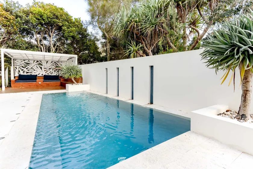 Private luxury beachside home with pool - Image 1