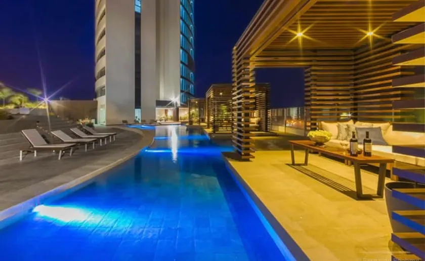 Platinum Tower - Image 1
