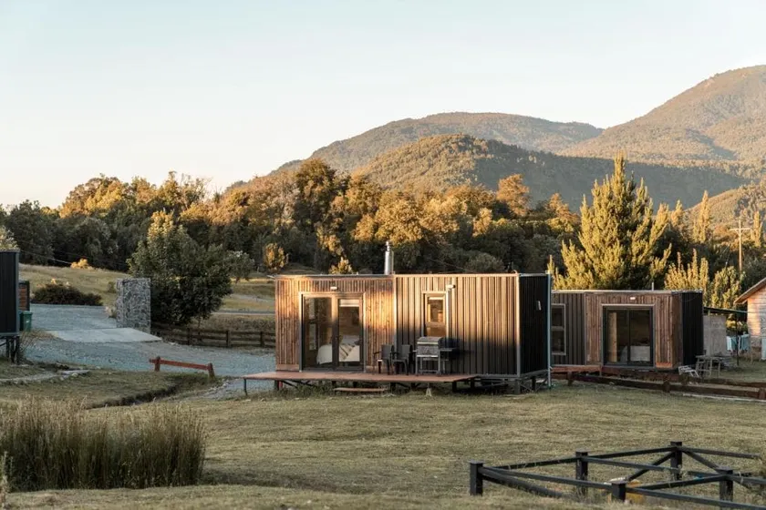 Family cabin with an austral door - Image 1