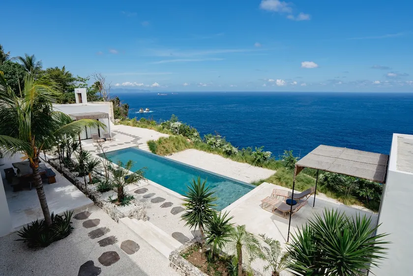Cliffside Haven in Nusa Penida - Image 1