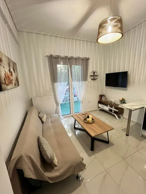 Elegant & Modern Apartment near to Athens Riviera - Image 1