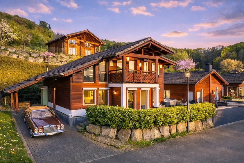 FRONT-LINE luxury wellness house right on the swimming lake - Image 1
