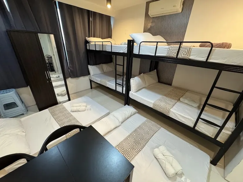 15P Walking distance to Ayala & IT Park w/ WIFI - Image 1