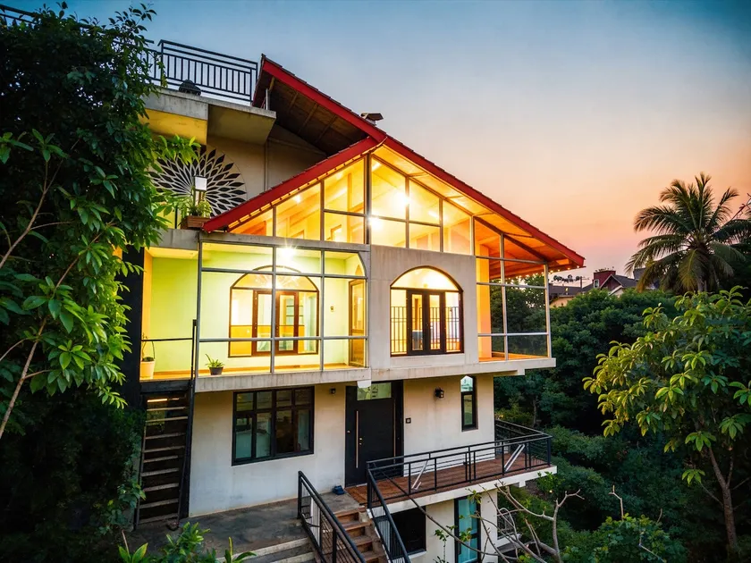 Hatu Peak View 1BR Villa | Narkanda | Homeyhuts - Image 1