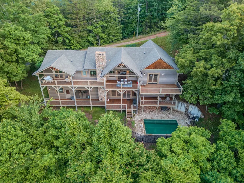 Heated pool, hot tub, fire pit l Majestic views - Image 1