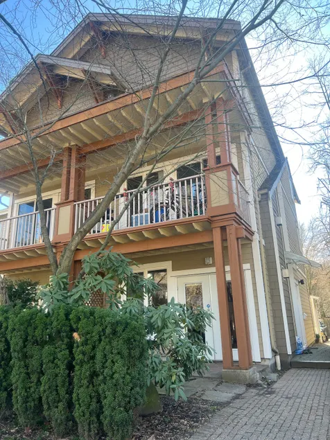 One bedroom townhome - Image 1