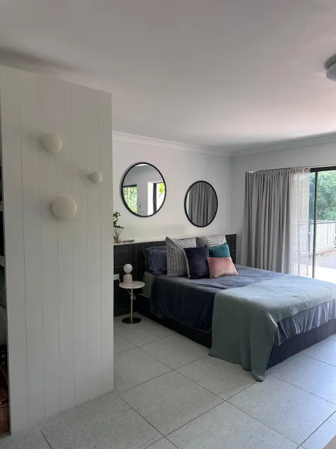 Modern Mediterranean-Style Studio with Garden View - Image 1