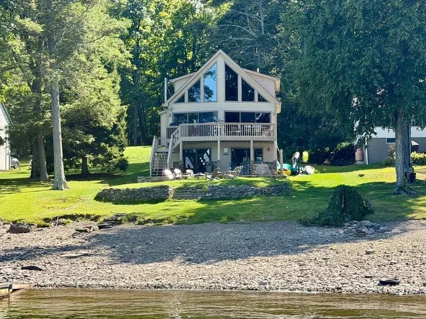 Level Wallenpaupack Lakefront - Image 1