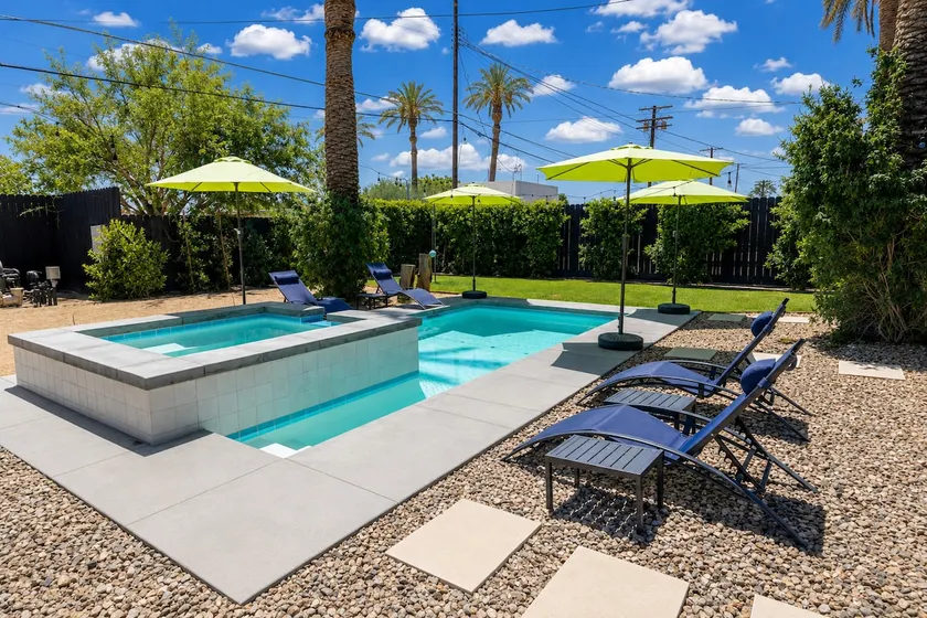 Peaceful Desert Retreat with Private Pool and Spa - Image 1