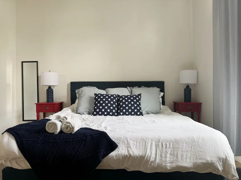 The Rose Inn C | KING 1BD/1BA Apt near Downtown - Image 1