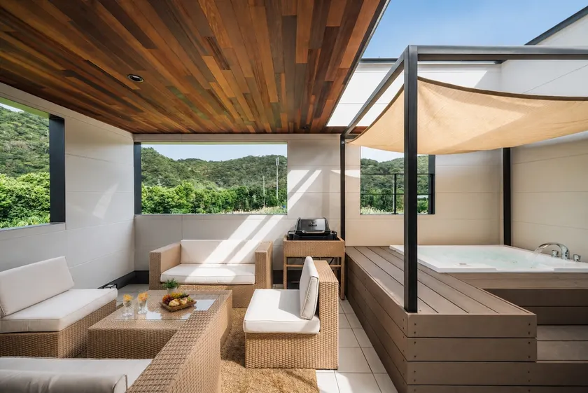Private villa with private sauna, BBQ, jacuzzi and terrace, accommodates up to 8 people - Image 1