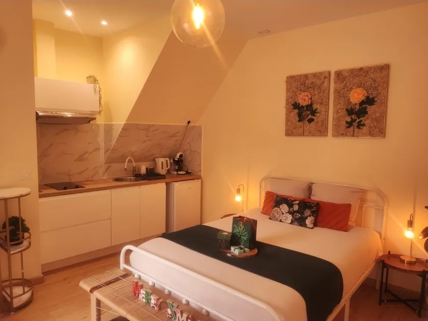 The Golden Cocoon, a haven of peace in the city center - Image 1