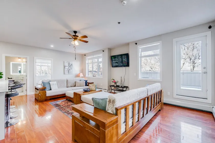 Whyte - 3 Bdrm, 3.5 Bthrm Penthouse |near U of A - Image 1