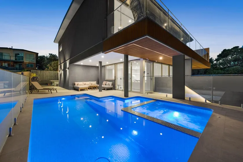 Casa Lux - Image 1