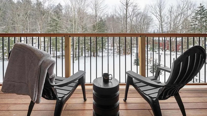 Spacious 5BR Stowe Resort | Forest & River Views - Image 1