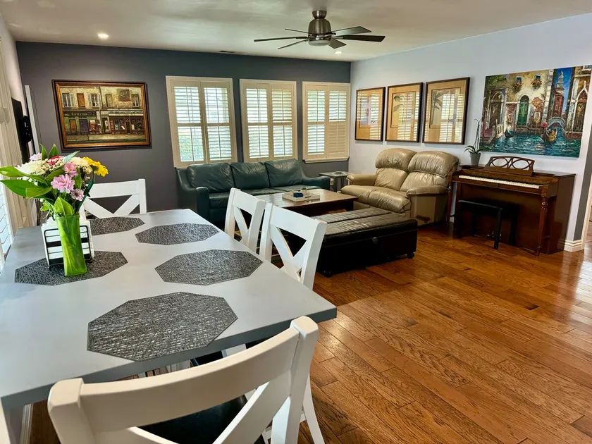 Concord 3br/Jetted tub - Work, entertain, relax! - Image 1