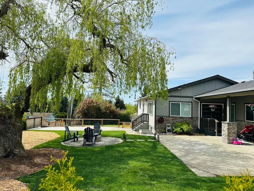 3 Master suites| AC| Free Parking| Fenced Yard - Image 1