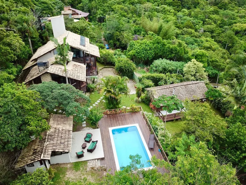 Paradise Hillside Retreat - Image 1