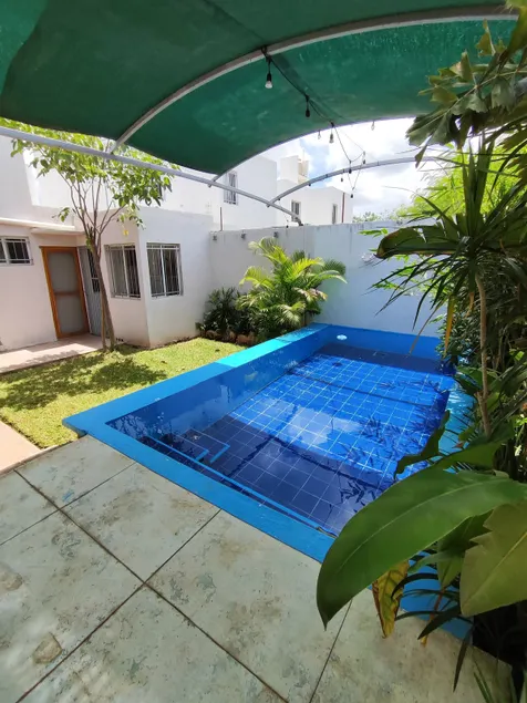 3BR + Pool Near Airport and Parking - Image 1