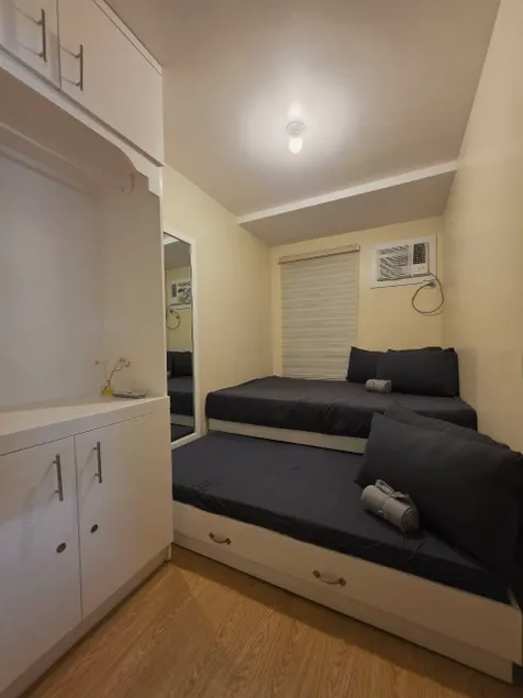 Urban Oasis for 7 with 200 mbps & Netflix - Image 1