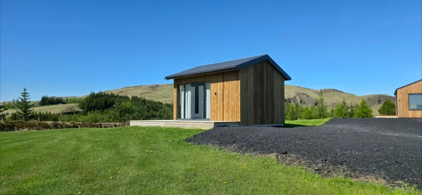 Maddis 1 - Cottage near Fjaðrárgljúfur canyon - Image 1