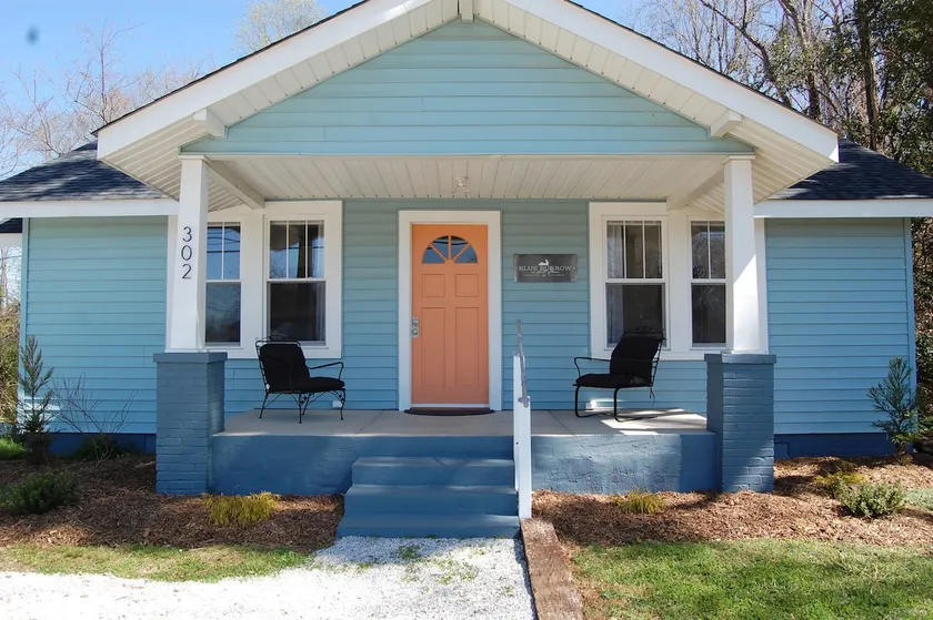 Blue Burrow on South Main - Image 1