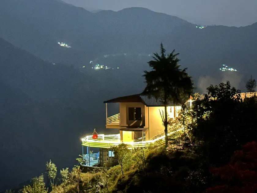 Vintage The Lavish Stay(MUSSOORIE)Petfriendly - Image 1