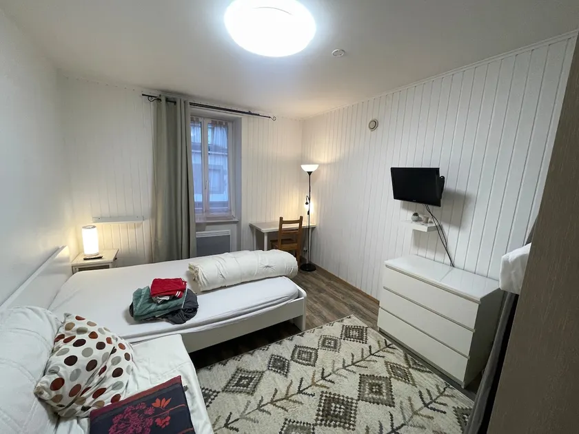 Entire apartment Quimper center, linens provided. - Image 1